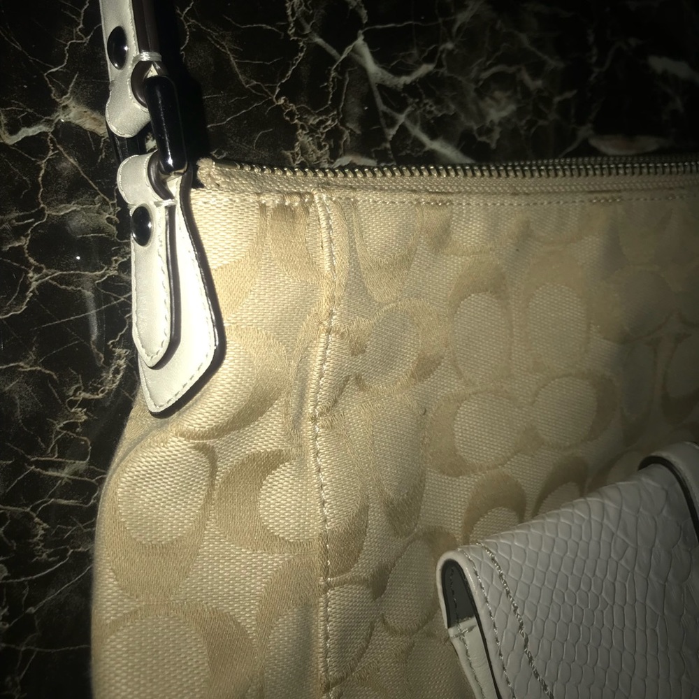 Coach Handbag - Picture 8 of 8